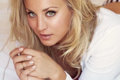 Kaley Cuoco Sexy Girl Wallpapers Hd