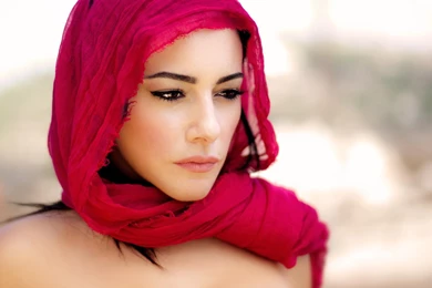ARAB BEAUTIES 4 WALLPAPER   (