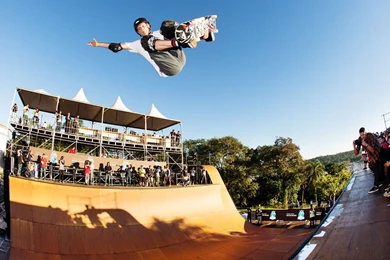 Tony Hawk   Tony Hawk And Friends Ride The Halfpipe Overlooking ...
