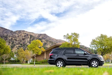 2014 Ford Explorer HD Wallpapers