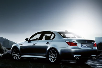 BMW Downloads : BMW M5 Sedan Wallpapers