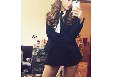 Hilarious Background Images That Ruined Pictures