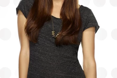 Hannah Simone iPhone 5s Wallpapers Download