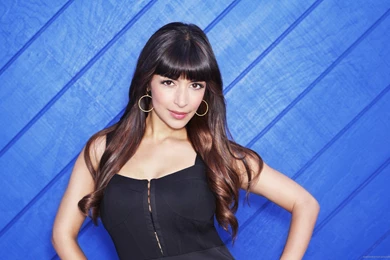 Download 2560x1600 Hannah Simone Wallpapers