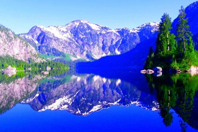 Beautiful Lake Louise 1280x1024 Notebook/LCD Wallpaper