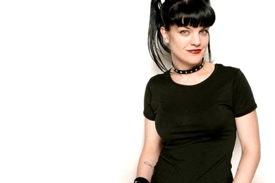 Pauley Perrette 033 Wallpapers   Pauley Perrette   Celebrities ...