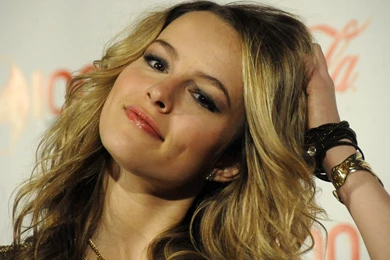 Bridgit Mendler Wallpaper HD__001   HDWallpaperSets.Com