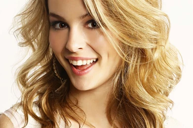 Awesome Bridgit Mendler HD Wallpapers Free Download