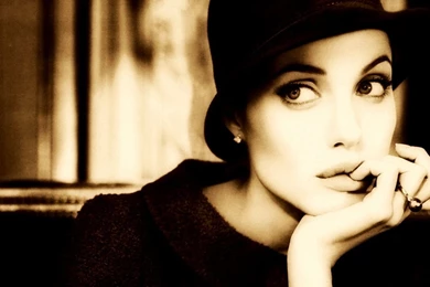 Angelina Jolie Old Photos Wallpapers Download 7