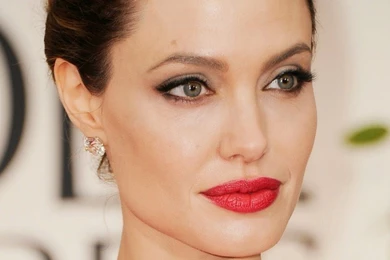 Hollywood Actress Wallpaper: Angelina Jolie HD Wallpapers