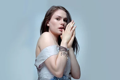 Hot HD Anna Paquin Wallpapers