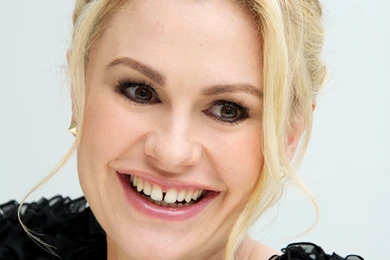 HD Anna Paquin Wallpapers And Photos