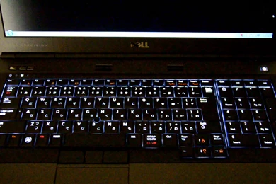 Dell「Precision M6600」のキーボードバックライト YouTube