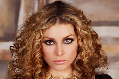 2660x1662px Heather Vandeven