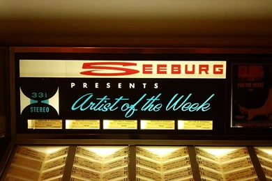 File:Seeburg Jukebox 1 2, Bowery Diner, NYC.jpg   Wikimedia Commons