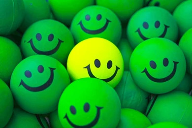 Smiley Balls Desktop 3D Wallpapers   New Hd WallpaperNew Hd Wallpapers