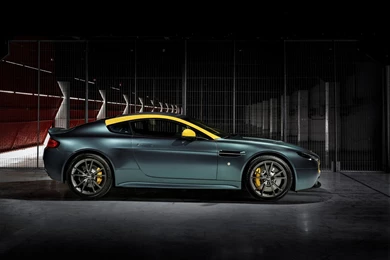 Download Grand 2015 Aston Martin V8 Vantage N430 Jet Black Rims ...