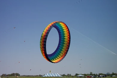 Kites hd wallpaper.jpg