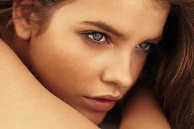 1600x900 Palvin Barbara Face Wallpapers