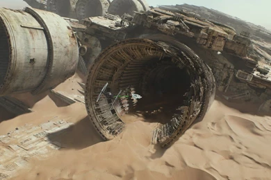 STAR WARS: THE FORCE AWAKENS   2 Millennium Falcon Images Worthy ...