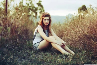 Young Girl Outdoor HD Desktop Wallpapers : High Definition ...