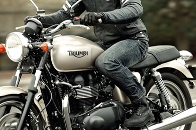 2013 Triumph Bonneville Wallpapers
