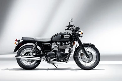 Triumph Bonneville T100 Black   Image