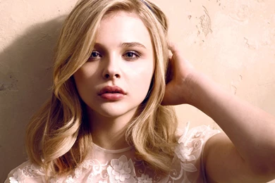 Beautiful Abigail Breslin Wallpapers