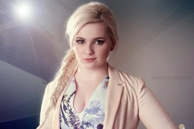 HQ Abigail Breslin Wallpapers