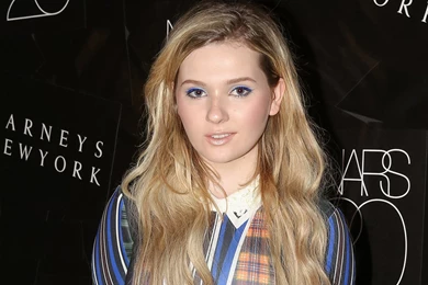 Abigail Breslin HD Wallpapers, Hot Photos Gallery Free Download