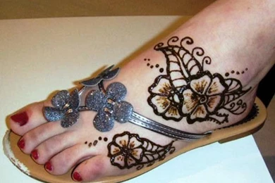 3D Wallpaper] Beautiful Feet Mehndi Designs Wallpapers Free