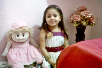 Hansika Pari – Cute Little Girl   DesiComments.com