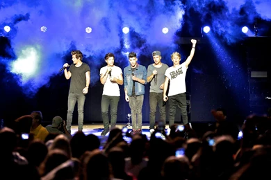 ONE DIRECTION Pop Pop rock One Direction Concert R Wallpapers ...