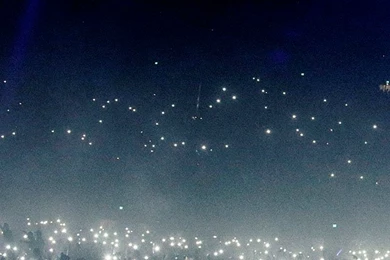 Concert People Crowd Flash Lights iPhone 5 Wallpapers / IPod ...