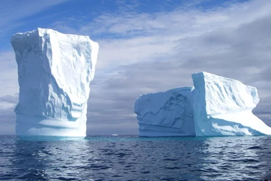 Wallpapers: Huge Antarctic Iceberg Wallpapers