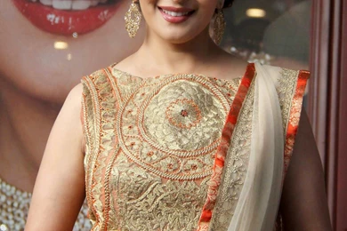 All Wide Wallpapers 4U Free Download: Madhuri Dixit Beautiful ...