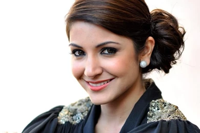 HD Photos Anushka Sharma Backless Hot Sexy 1080p