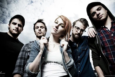 Download 1366x768 Paramore Group Shot 2 Wallpapers