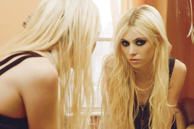 Taylor Momsen Wallpapers Windows 7