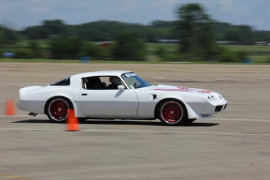 2 Pontiac Firebird Trans Am HD Wallpapers