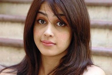 Wallpapers Geniliya Genelia D Souza Bollywood News Movie Reviews ...
