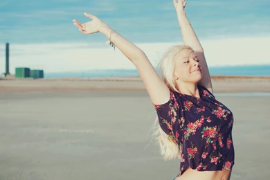 Girl Enjoy Sunshine Wallpapers