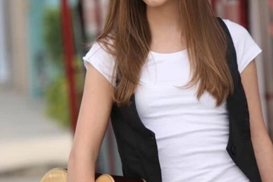 Wallpapers Tiffany Alvord 520x721