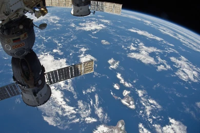 International Space Station, Earth, Other, Monitor, Walls ...