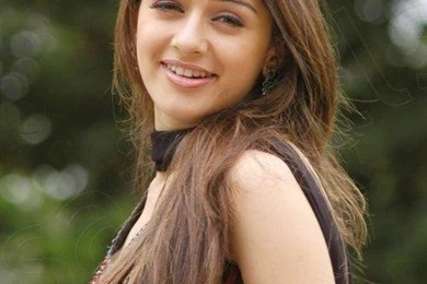 Download Hansika Mobile Wallpapers
