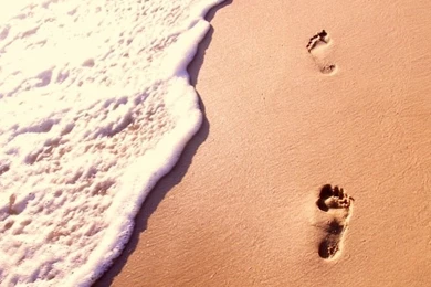 Footsteps In Sand iPhone HD Wallpaper, iPhone HD Wallpapers ...