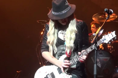 Orianthi Guitar Solo (partial) At Alice Cooper   Gibson ...