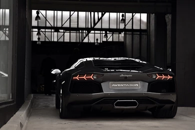 BMW M6 White Car Garage