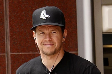 Handsome And Dashing Actor Of Mark Wahlberg HD Wallpapers