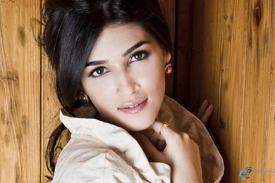 14 Best Kriti Sanon Wallpapers   HD And Hot